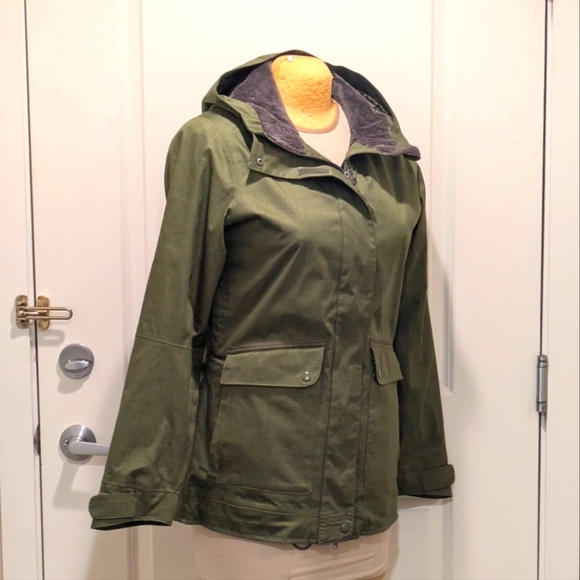EUC Under Armour Storm M Women's Army Green Rain Jacket - Picture 3 of 12